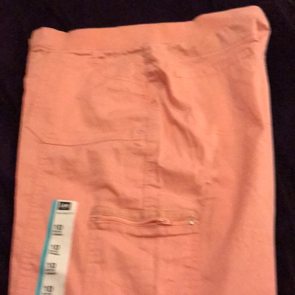 Capri pants cargo style NWT size 10 petite